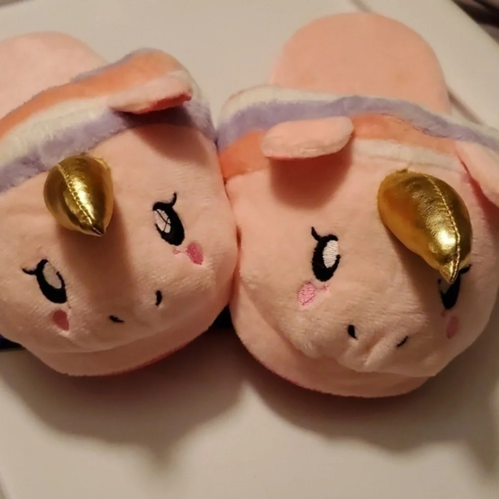 Kids Plush Unicorn Slide On Cushy‎ Slippers Size 5-6